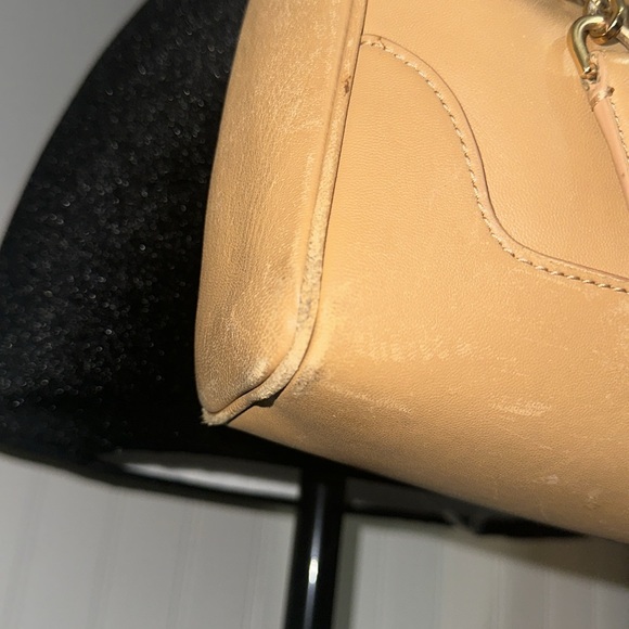 TORY BURCH
Leather Chain-Link Handle Bag - Picture 9 of 12